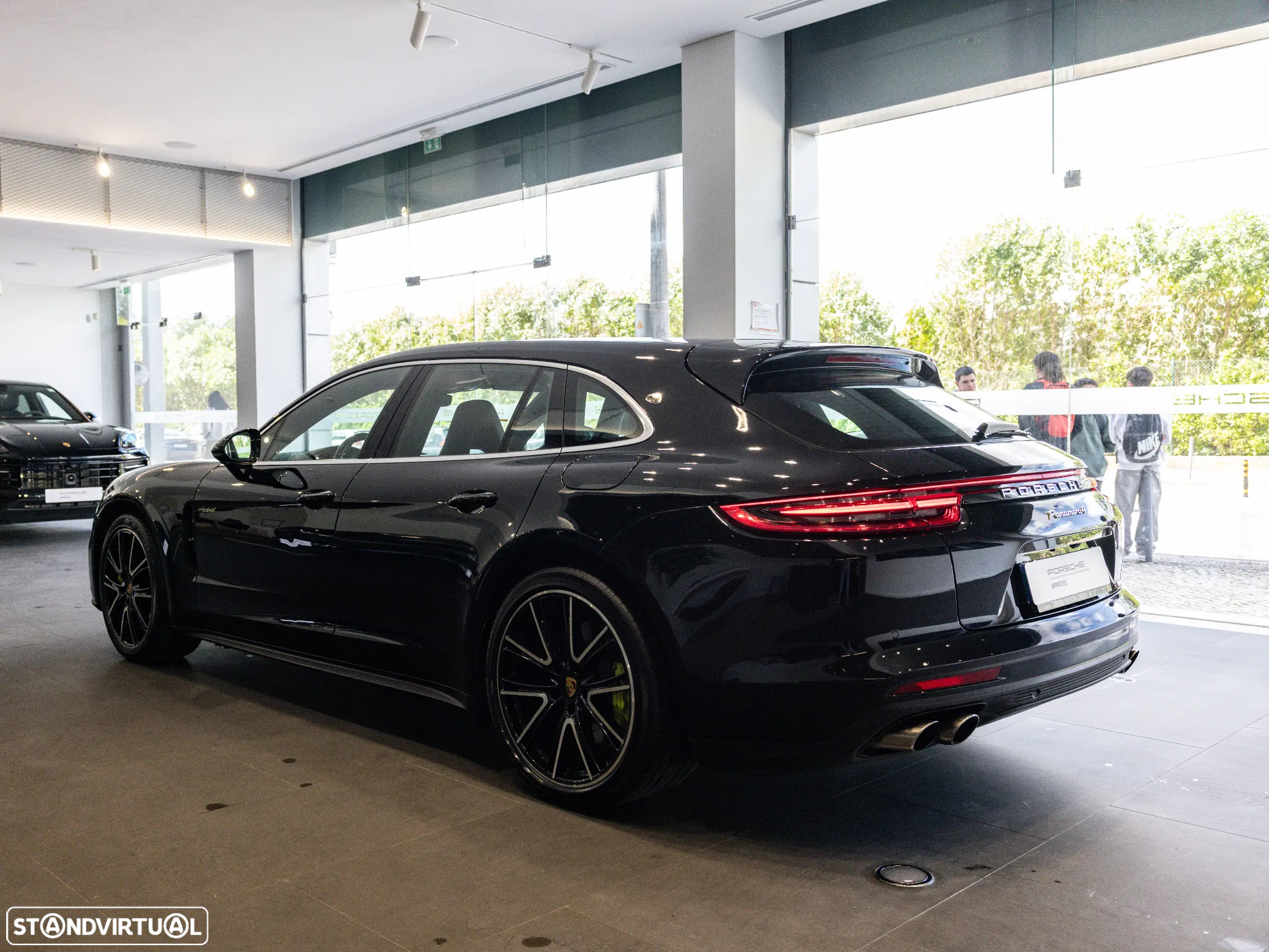 Porsche Panamera Sport Turismo 4 E-Hybrid - 4