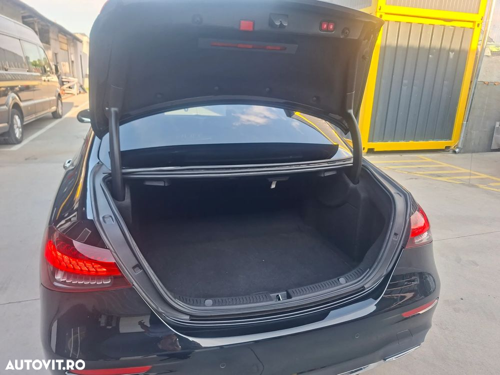 Mercedes-Benz E 220 d T 9G-TRONIC AMG Line - 38
