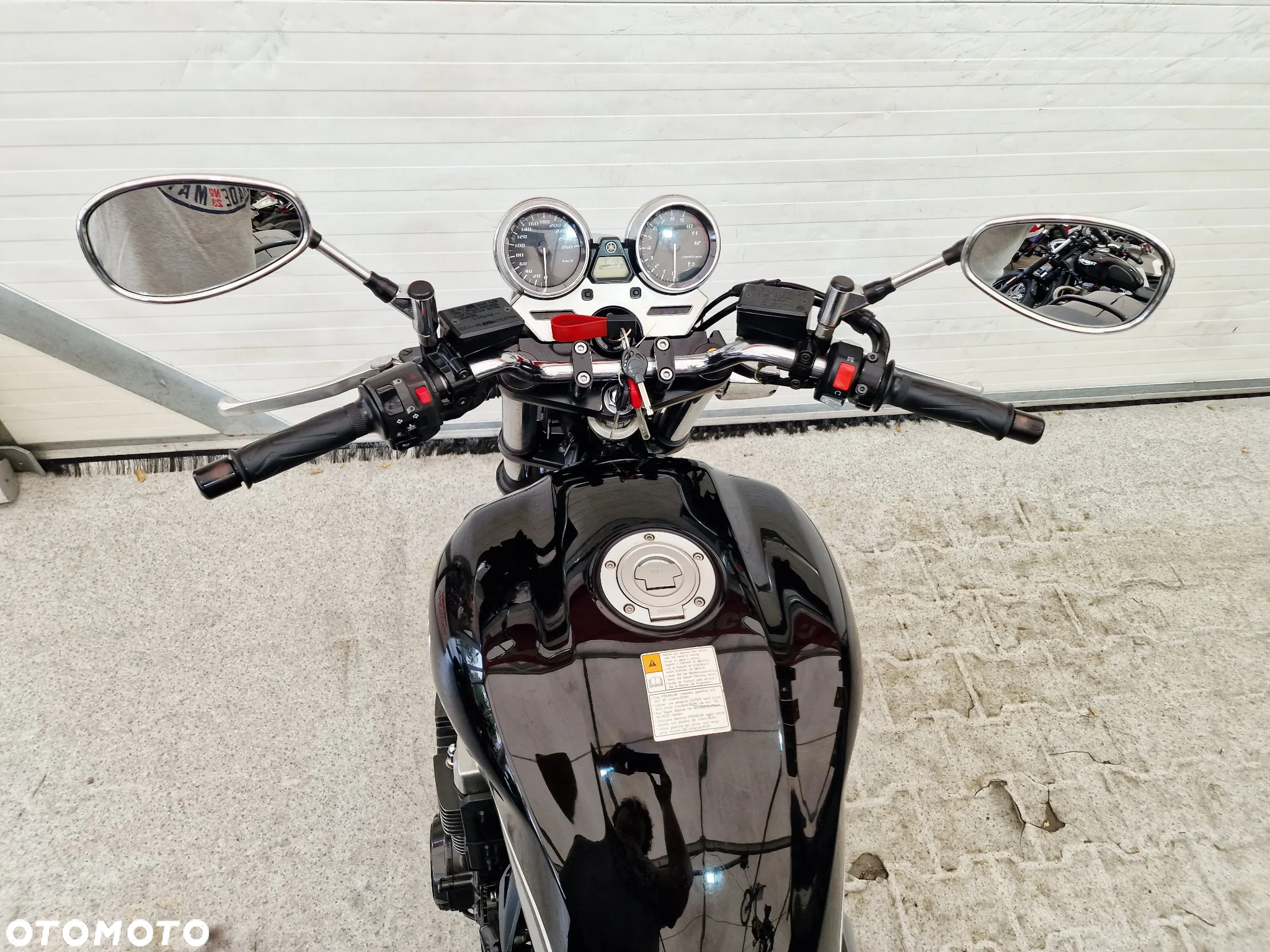Yamaha XJR - 30