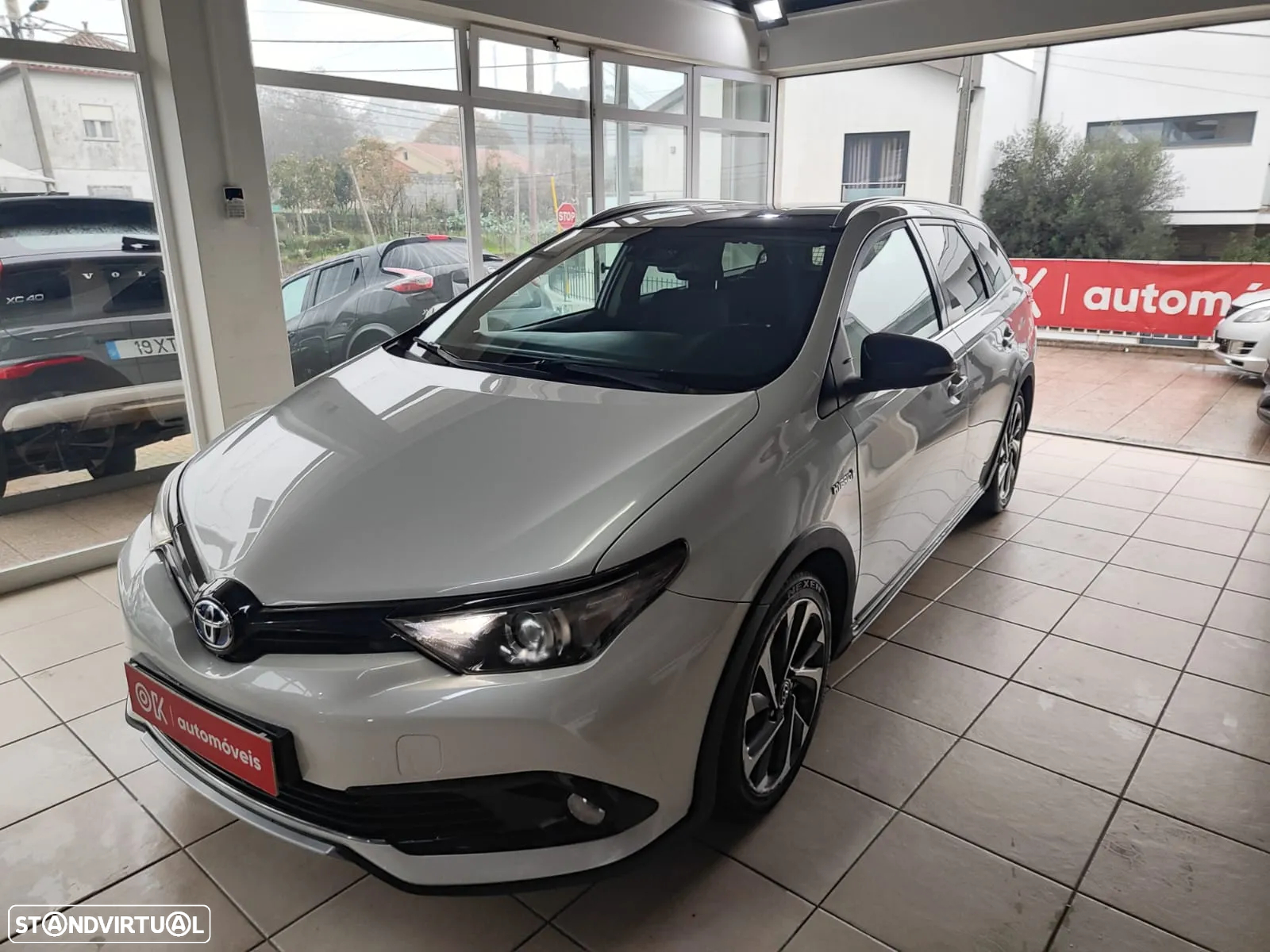 Toyota Auris Touring Sports 1.8 HSD Comfort+P.Sport - 5