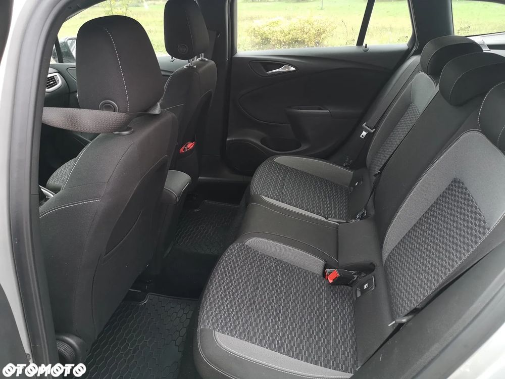 Opel Astra 1.2 T Elegance S&S - 10