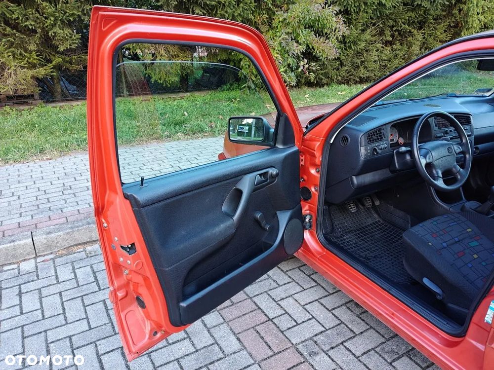 Volkswagen Golf 1.6 - 11