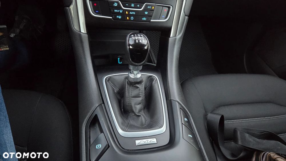 Ford Mondeo - 25