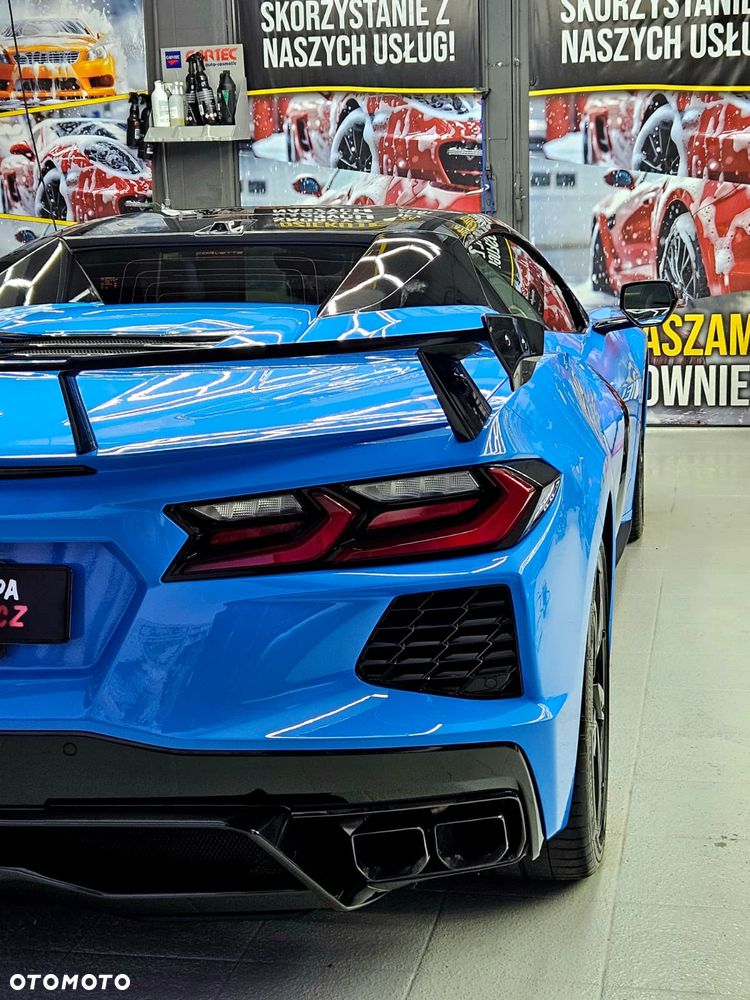 Chevrolet Corvette - 4