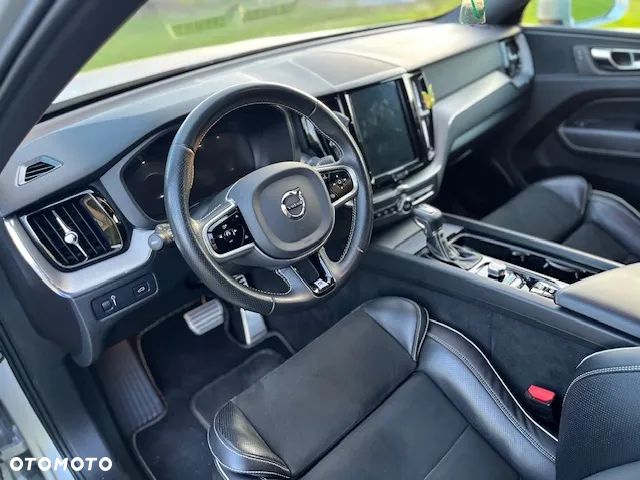 Volvo XC 60 D4 AWD R-Design - 4
