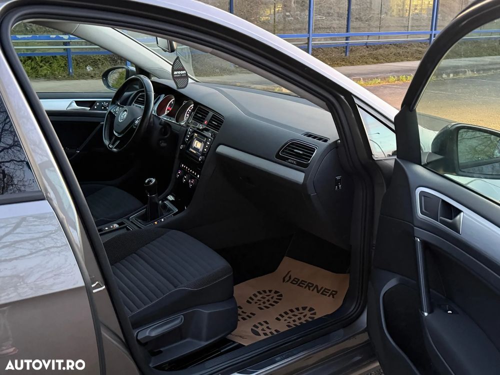 Volkswagen Golf 1.6 TDI BlueMotion Technology Cup - 6