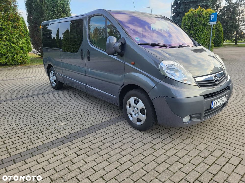 Opel Vivaro 2013 photo 2