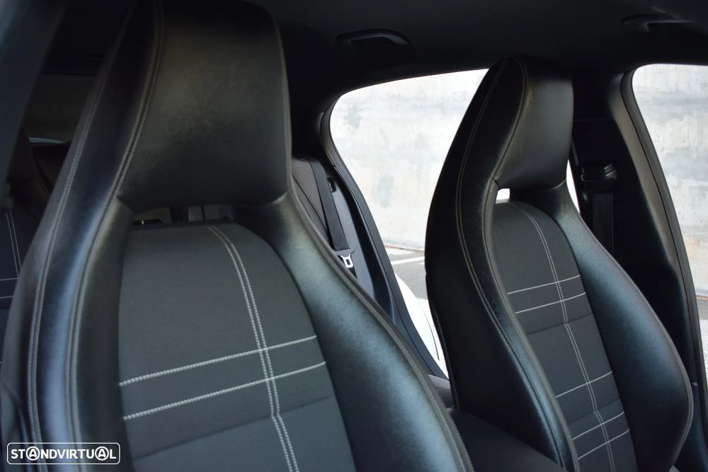Mercedes-Benz GLA 180 CDI Urban - 32