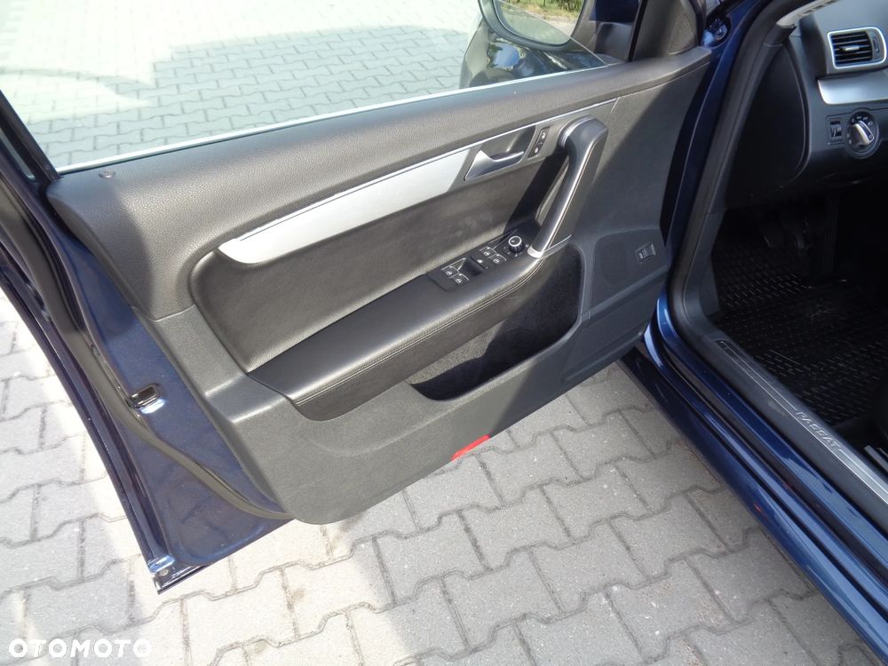 Volkswagen Passat 1.8 TSI Highline - 34