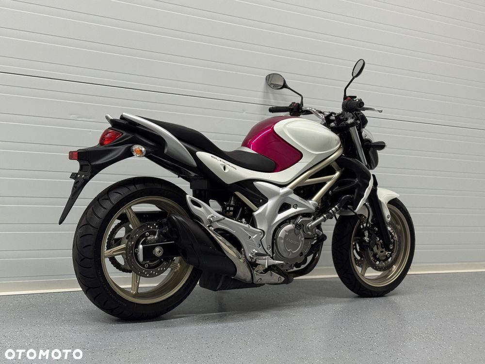 Suzuki Gladius - 3