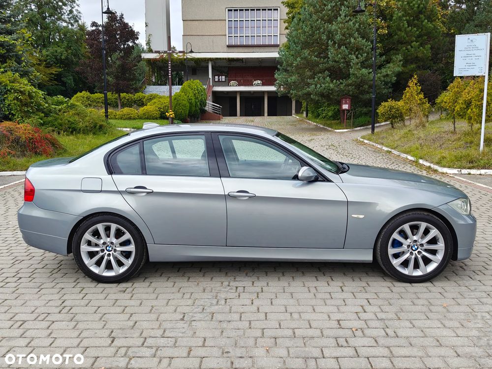 BMW Seria 5 520i - 4
