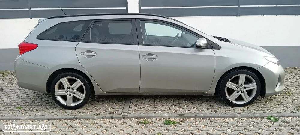 Toyota Auris Touring Sports - 4