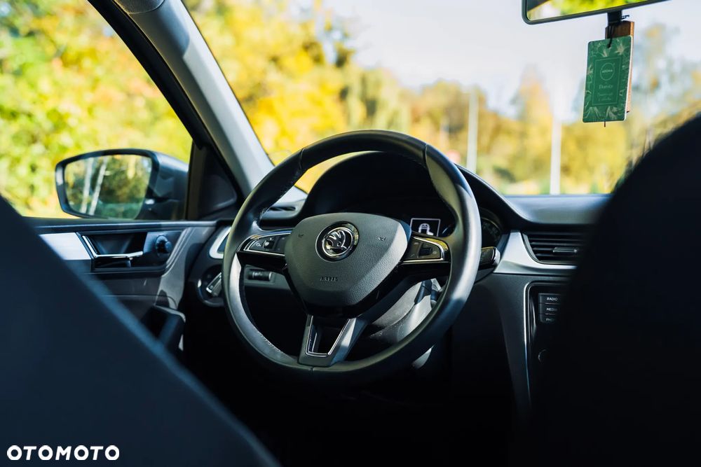Skoda RAPID 1.0 TSI Ambition - 25