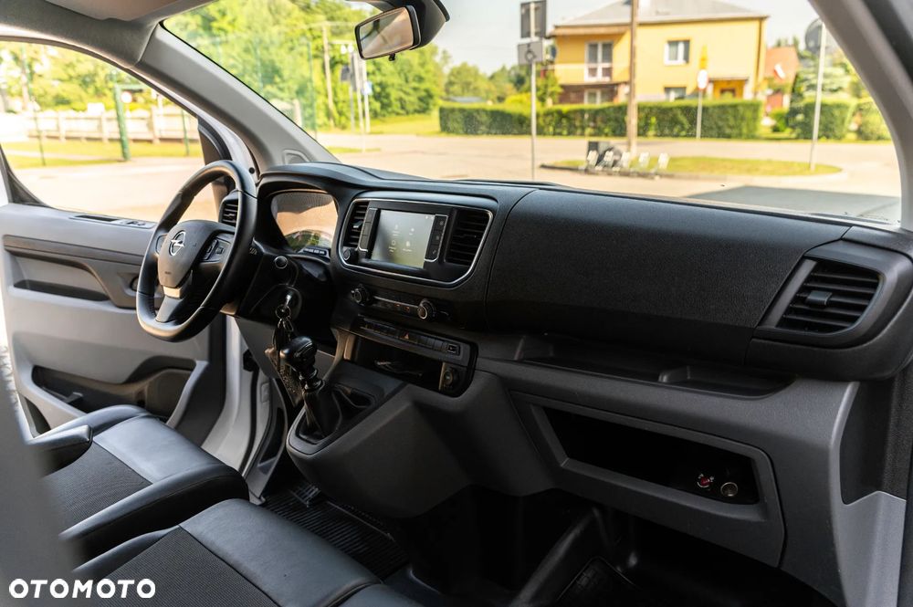 Opel Vivaro - 21