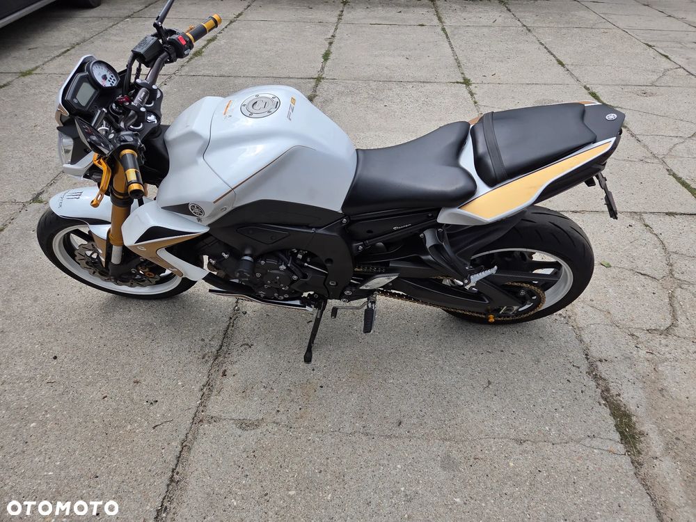 Yamaha FZ8 - 5