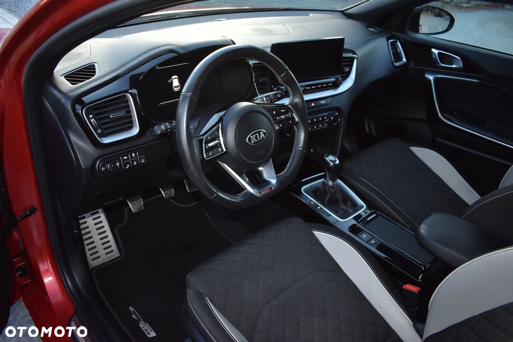 Kia ProCeed 1.6 CRDi 136 ISG GT Line - 24