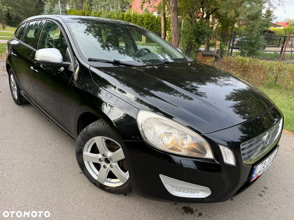 Volvo V60 D5 AWD Momentum - 4