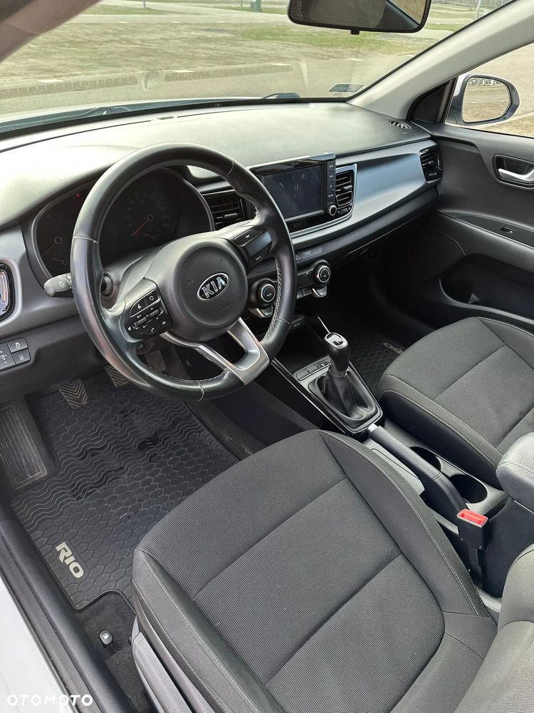 Kia Rio 1.4 L - 11