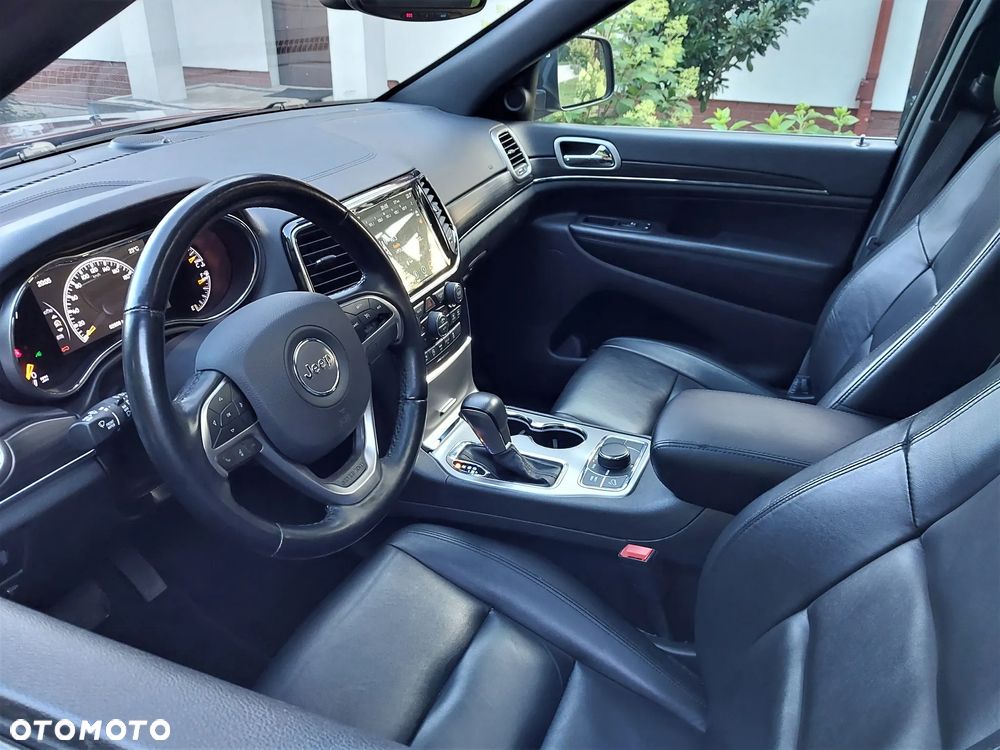 Jeep Grand Cherokee - 23