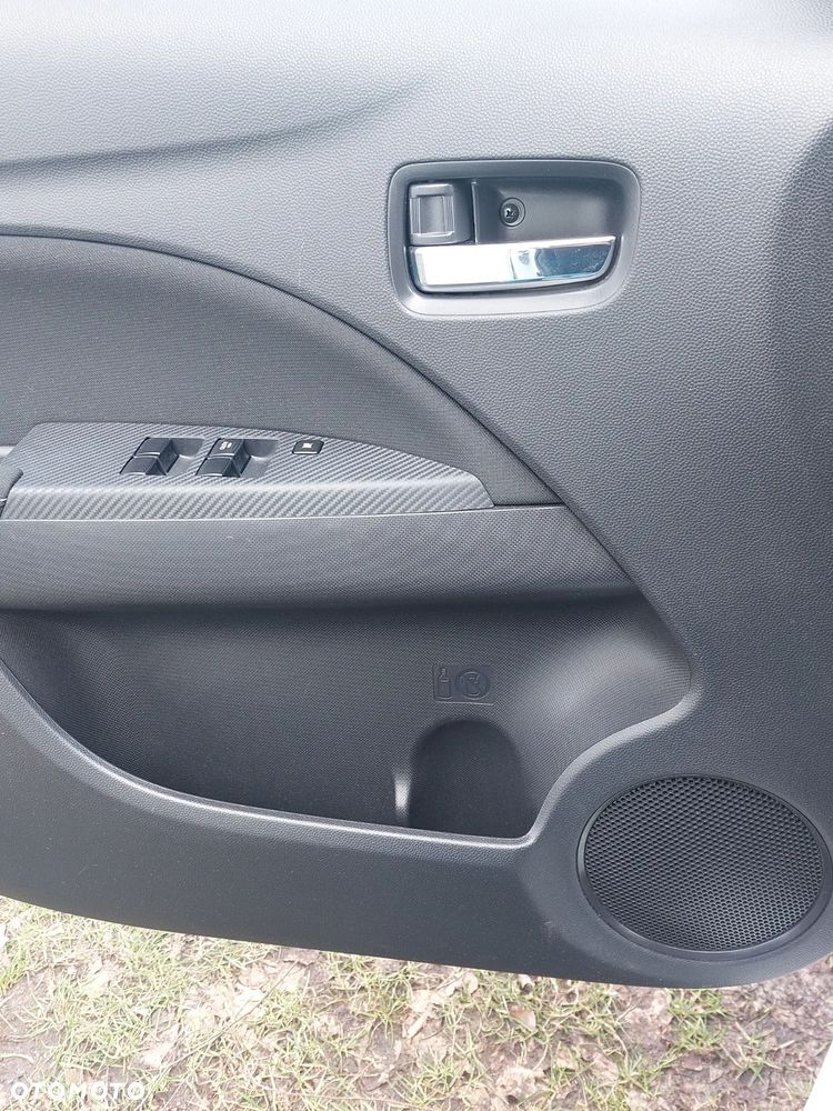 Mitsubishi Space Star - 11