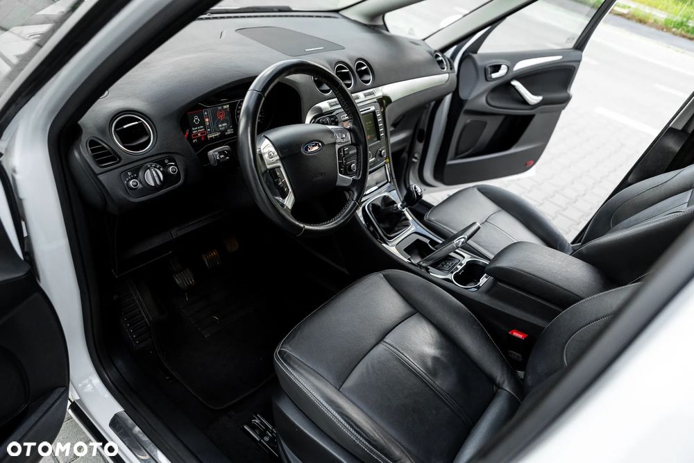 Ford S-Max - 22