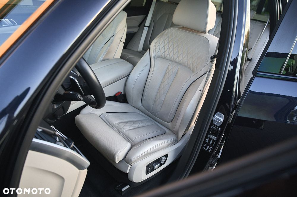 BMW X5 M M50d - 28