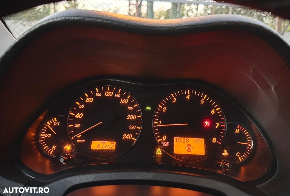 Toyota Avensis 1.8 Executiv - 10