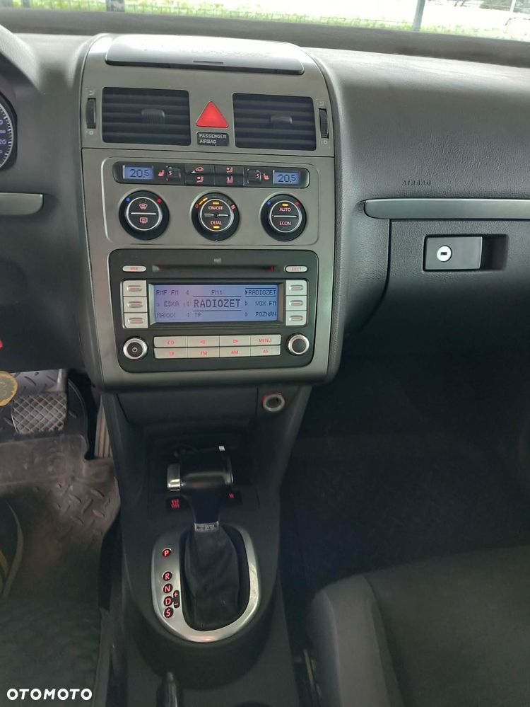 Volkswagen Touran 2.0 TDI DPF Highline DSG - 6