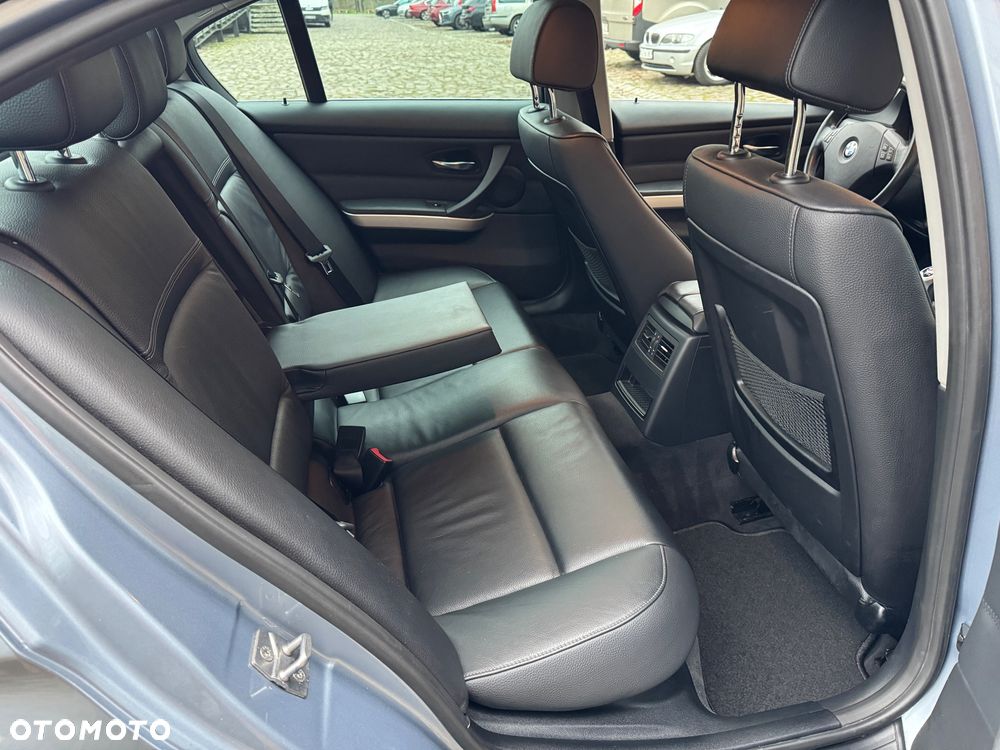 BMW Seria 3 320i Edition Sport - 27