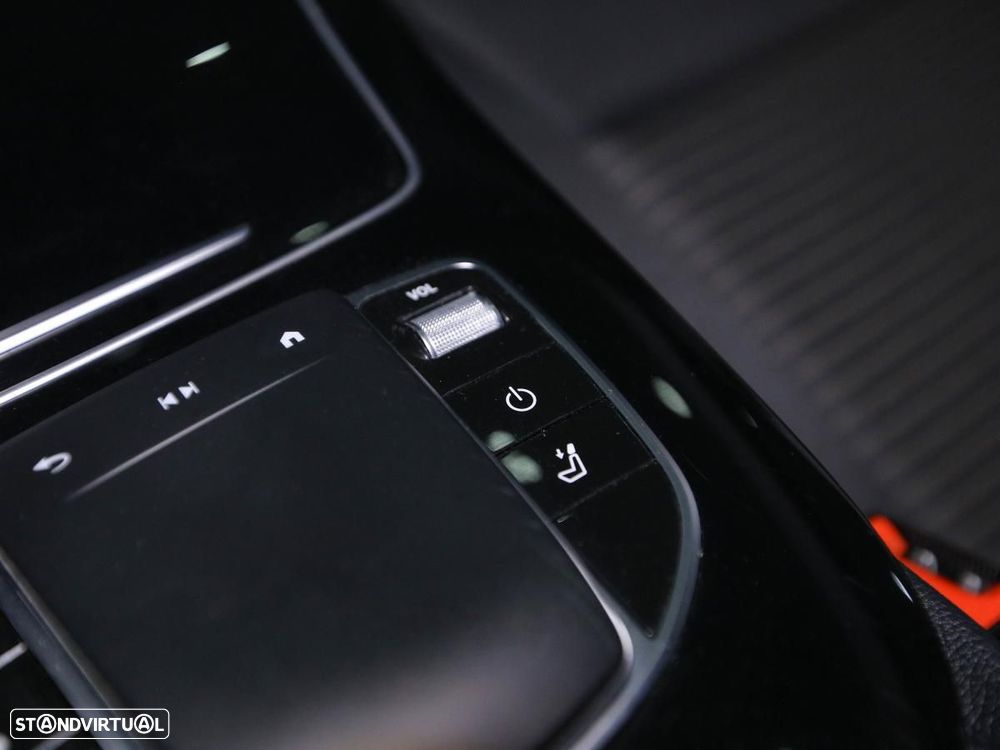 Mercedes-Benz E 300 de Avantgarde 4Matic - 27