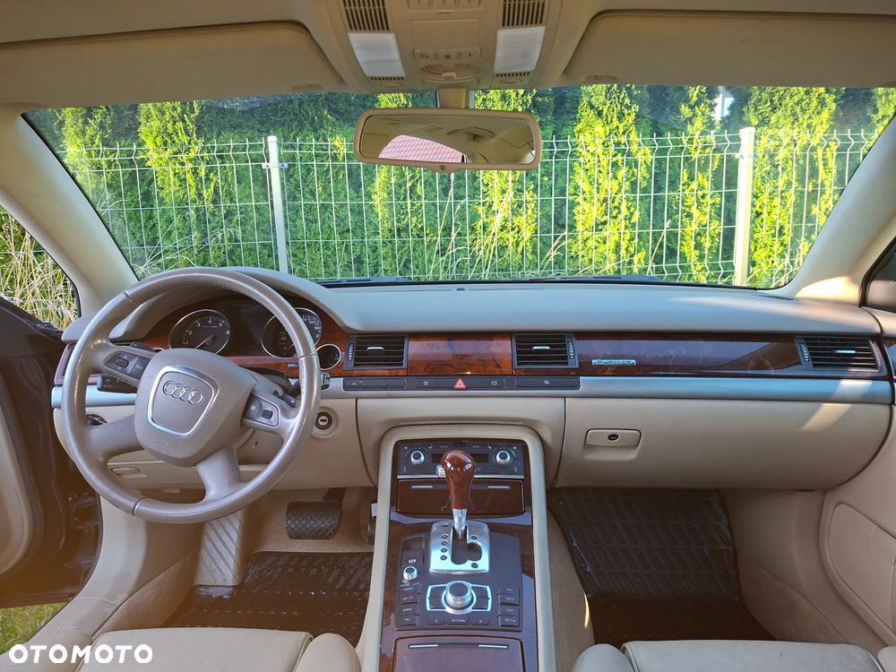 Audi A8 4.2 Quattro - 7