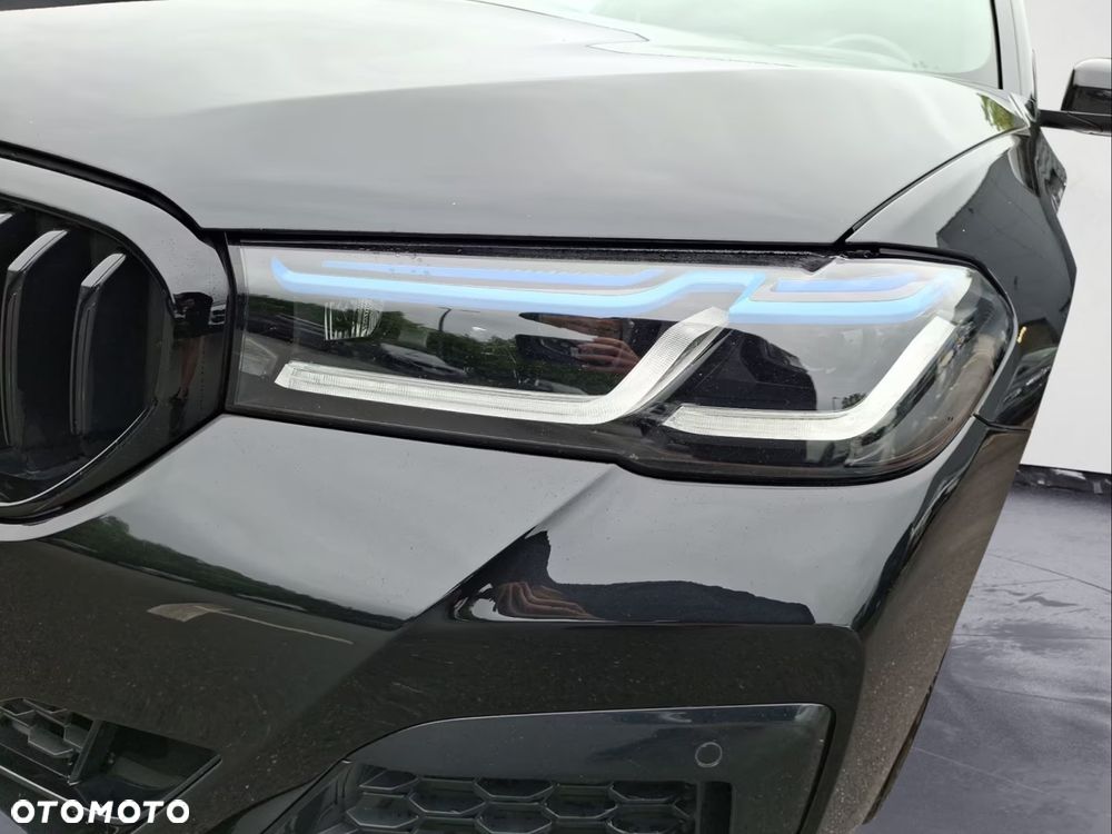 BMW Seria 5 540i xDrive - 13