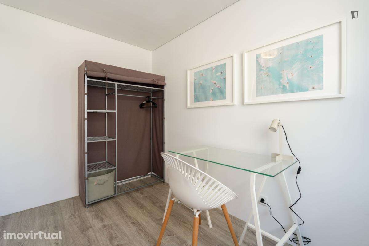 Quarto - localizado em Paranhos Porto - Grande imagem: 4/39