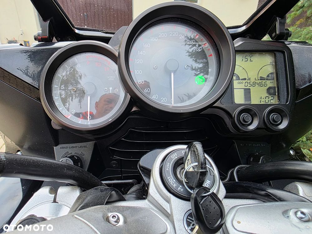 Yamaha FJR - 28