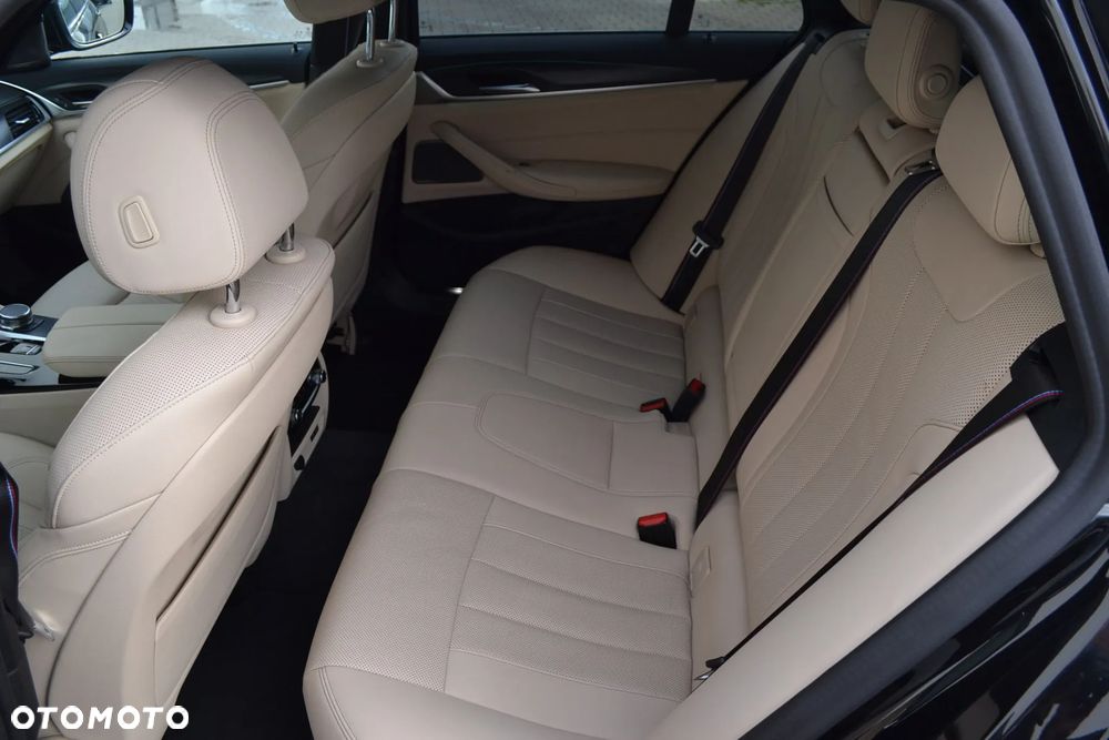 BMW Seria 5 540d xDrive - 9