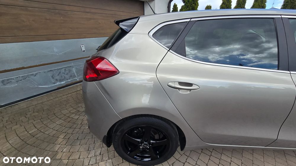 Kia Ceed - 22