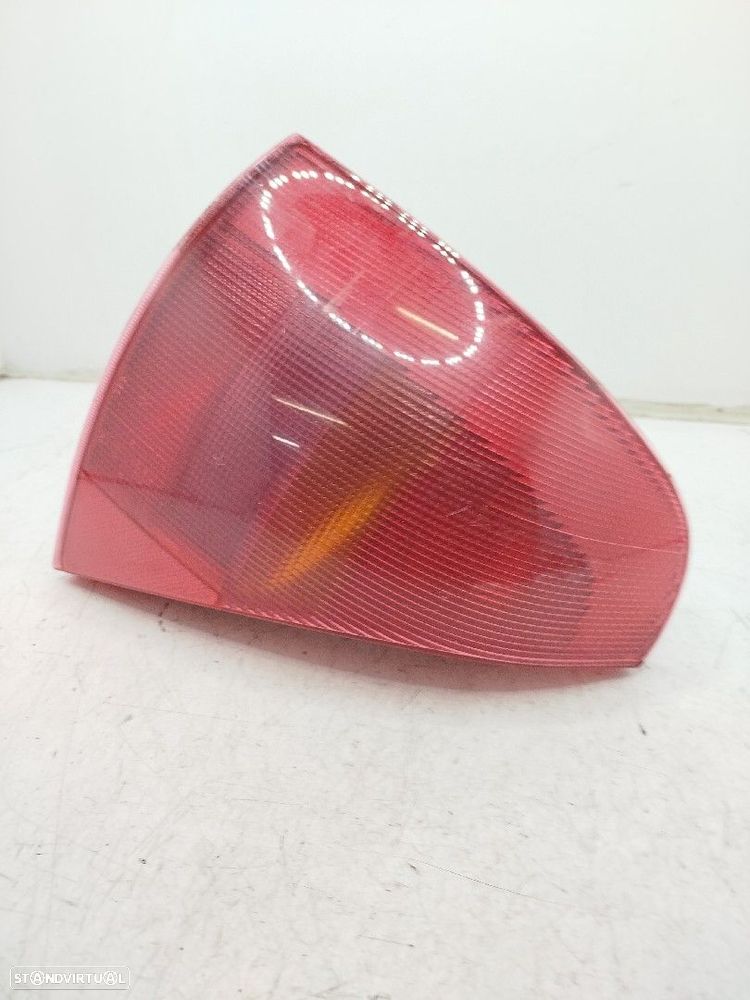 Farolim Stop Esq Renault Clio Ii (Bb0/1/2_, Cb0/1/2_) - 2