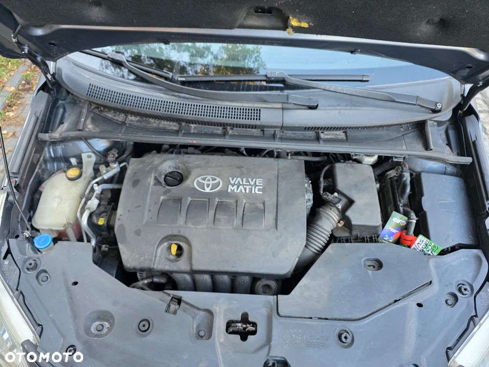 Toyota Avensis 1.8 Luna - 2