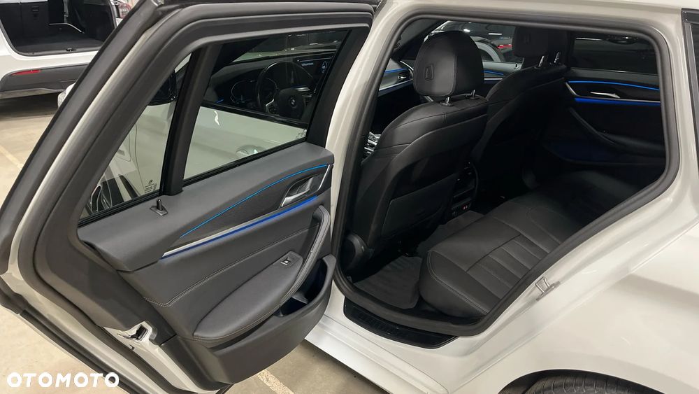 BMW Seria 5 530e xDrive - 9