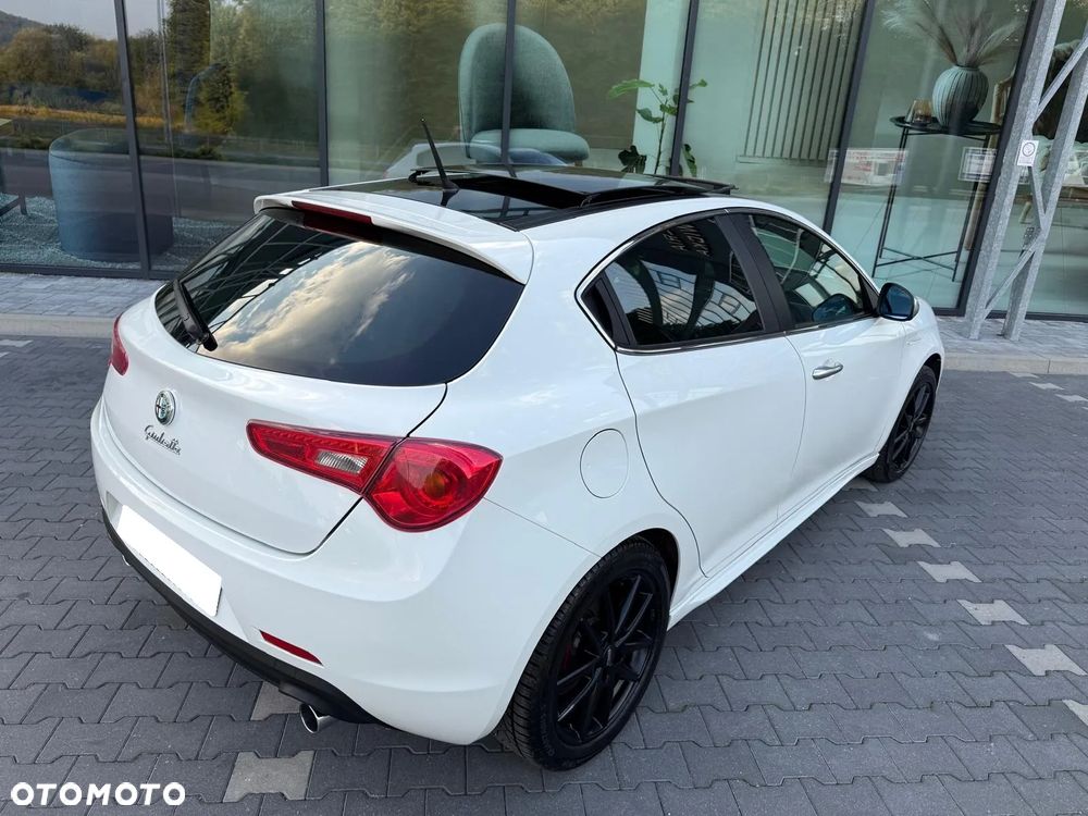 Alfa Romeo Giulietta 2.0 JTDM 16V - 4