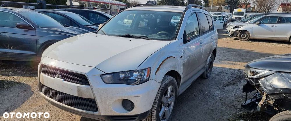 Mitsubishi Outlander - 3