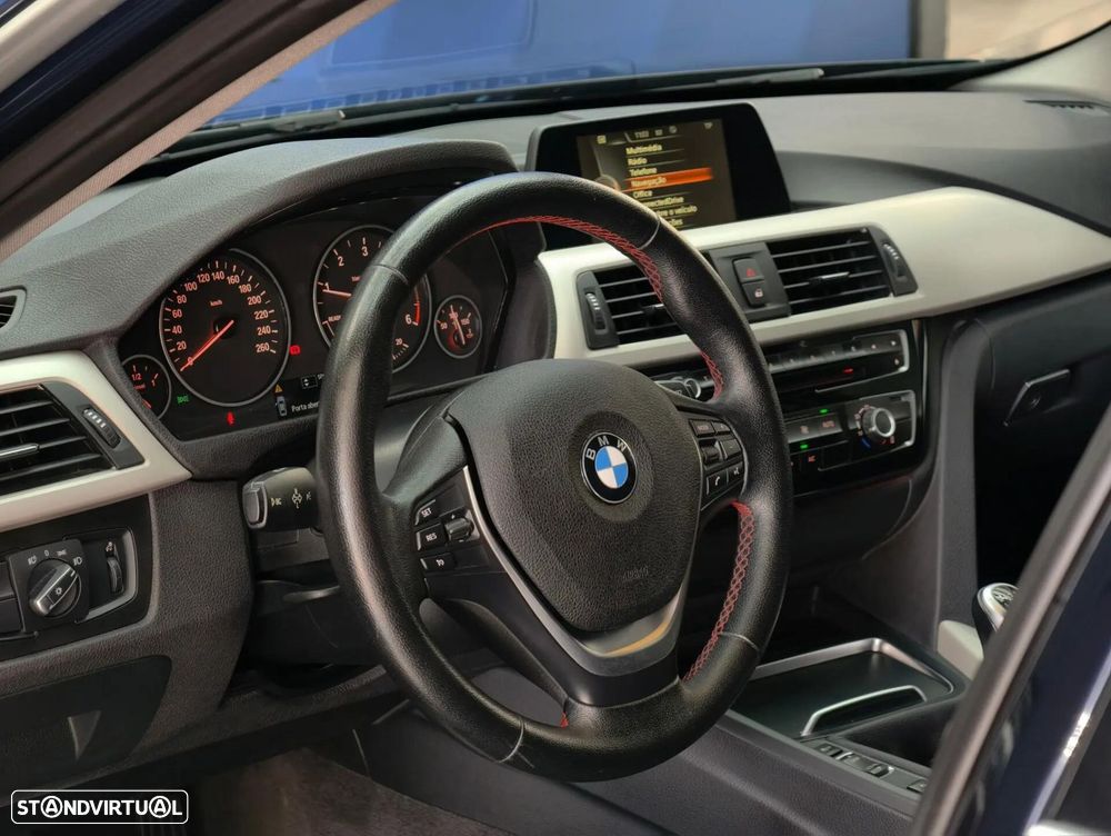 BMW 318 d Line Sport - 37