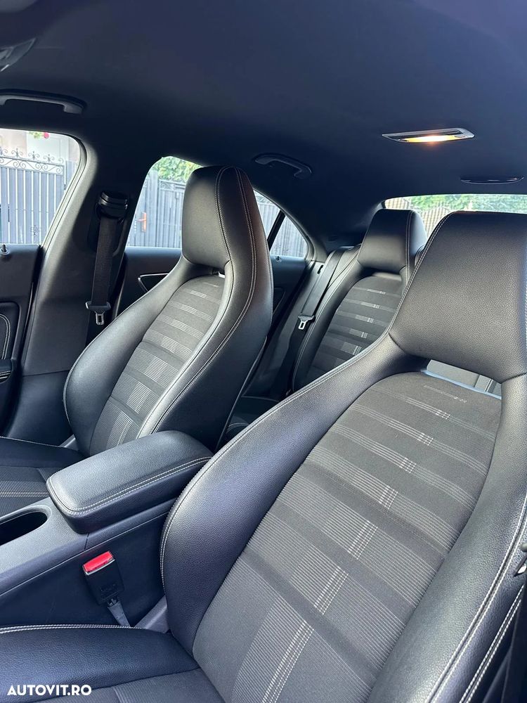Mercedes-Benz CLA 180 7G-DCT - 21