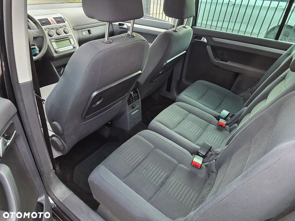 Volkswagen Touran 2.0 TDI DPF DSG Highline - 21