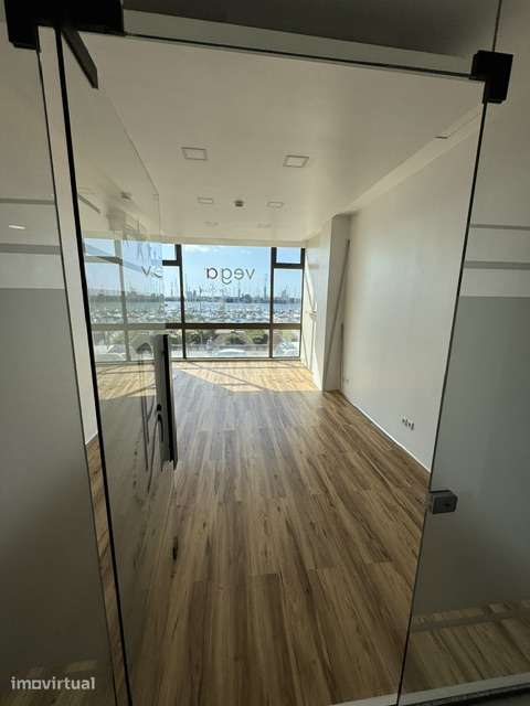 Loja para arrendamento no primeiro andar do Solmar Avenida Center - Grande imagem: 2/7
