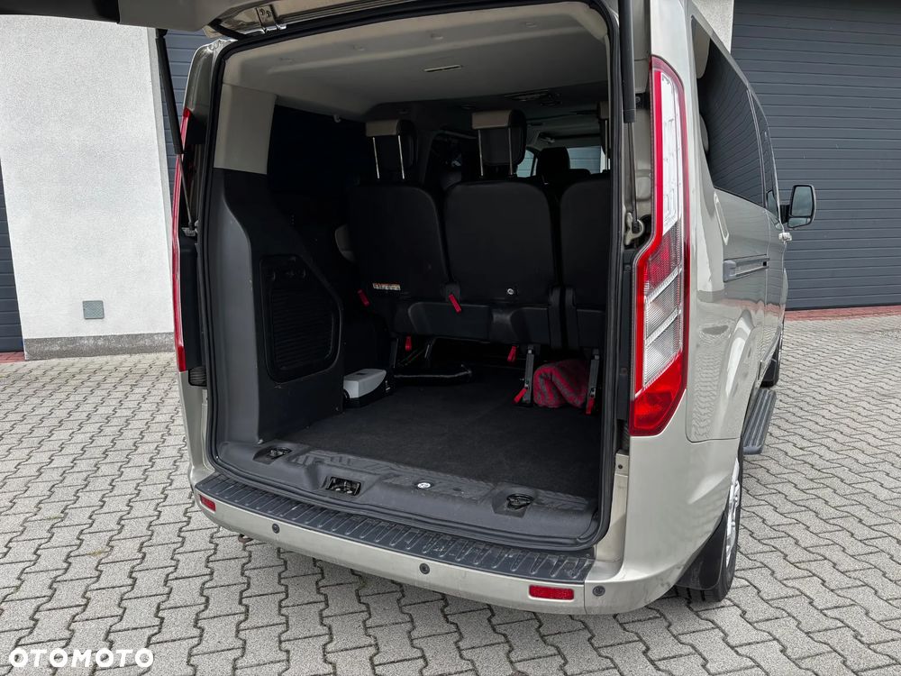 Ford Tourneo Custom 300 L2H1 VA Titanium - 18