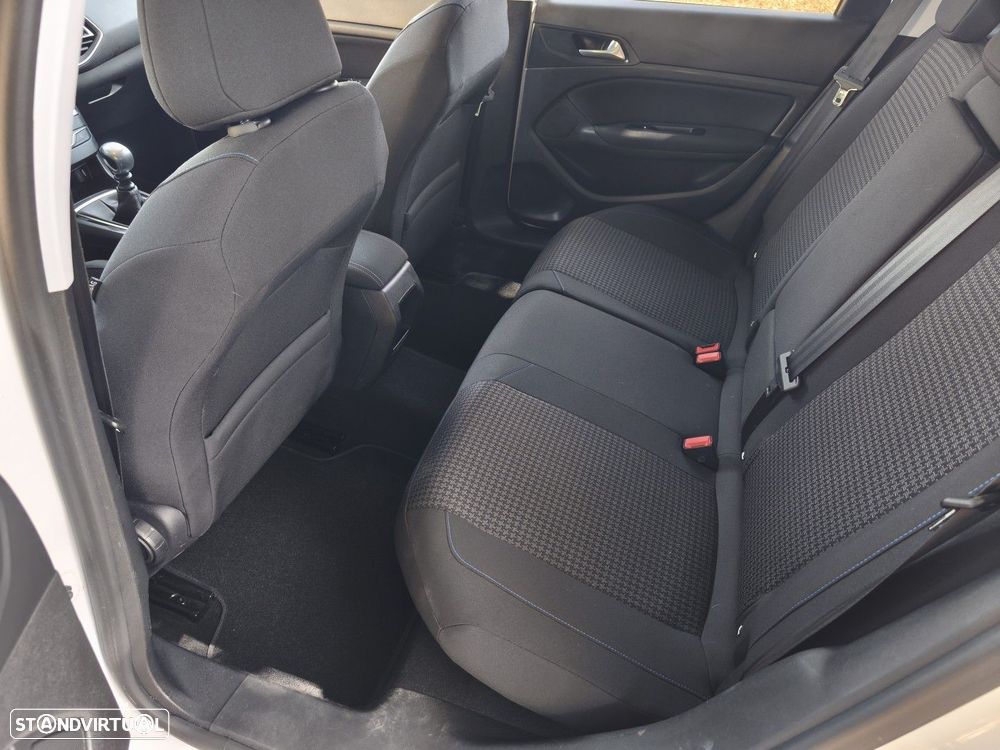 Peugeot 308 SW 1.2 PureTech Style - 24