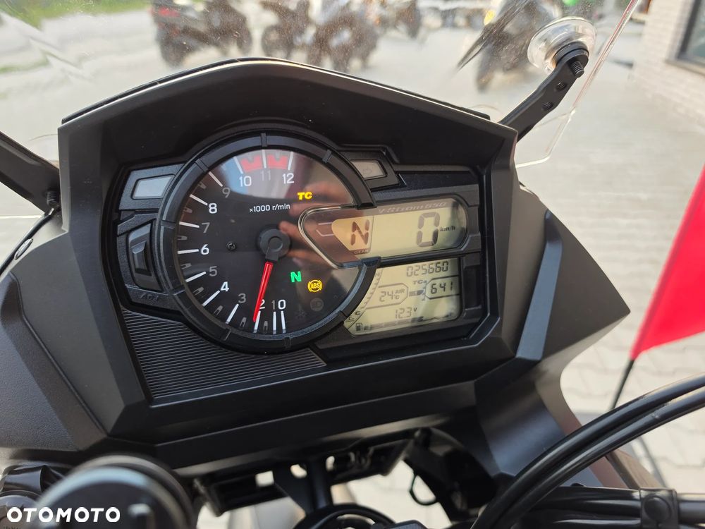 Suzuki V-STROM - 9