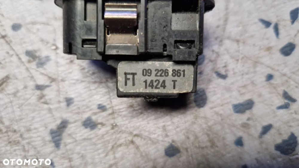 OPEL MERIVA A PRZEŁĄCZNIK LUSTEREK 09226861 - 2