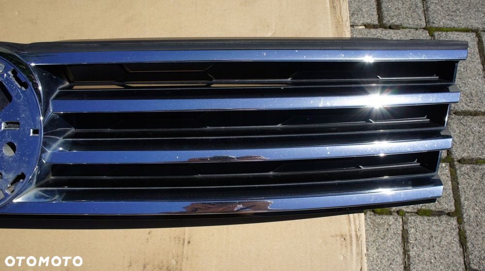 ATRAPA PRZEDNIA GRILL VW TOUAREG II 7P6 LIFT - 4